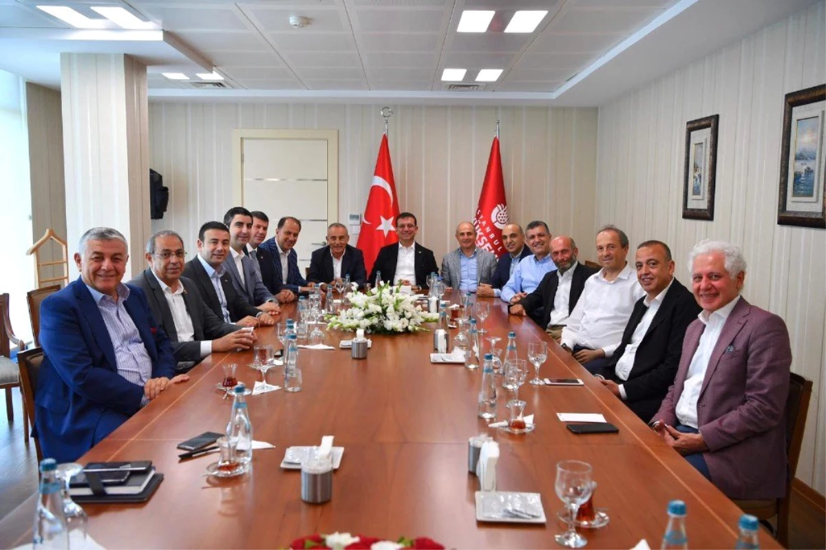 Başkan Gökhan Yüksel, CHP\'li belediye başkanları toplantısına katıldı