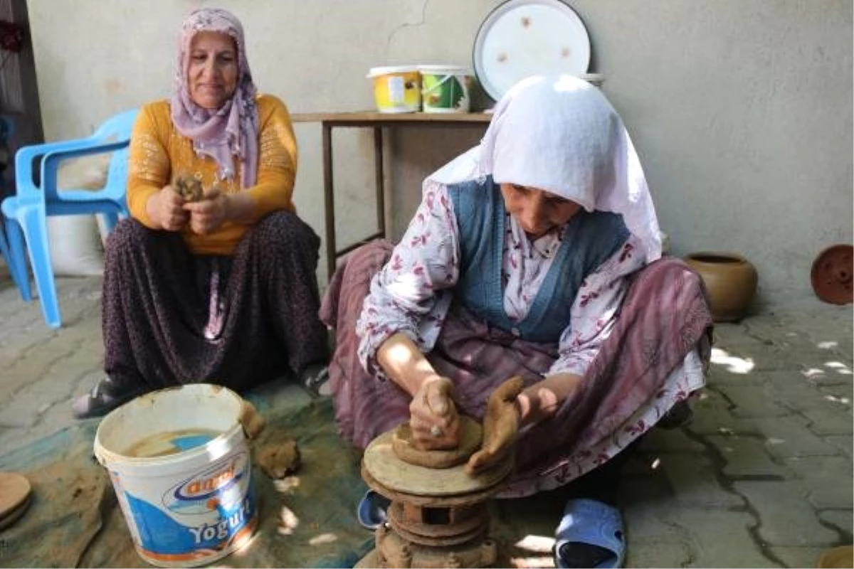 Bitlis\'in çamura şekil veren kadınları