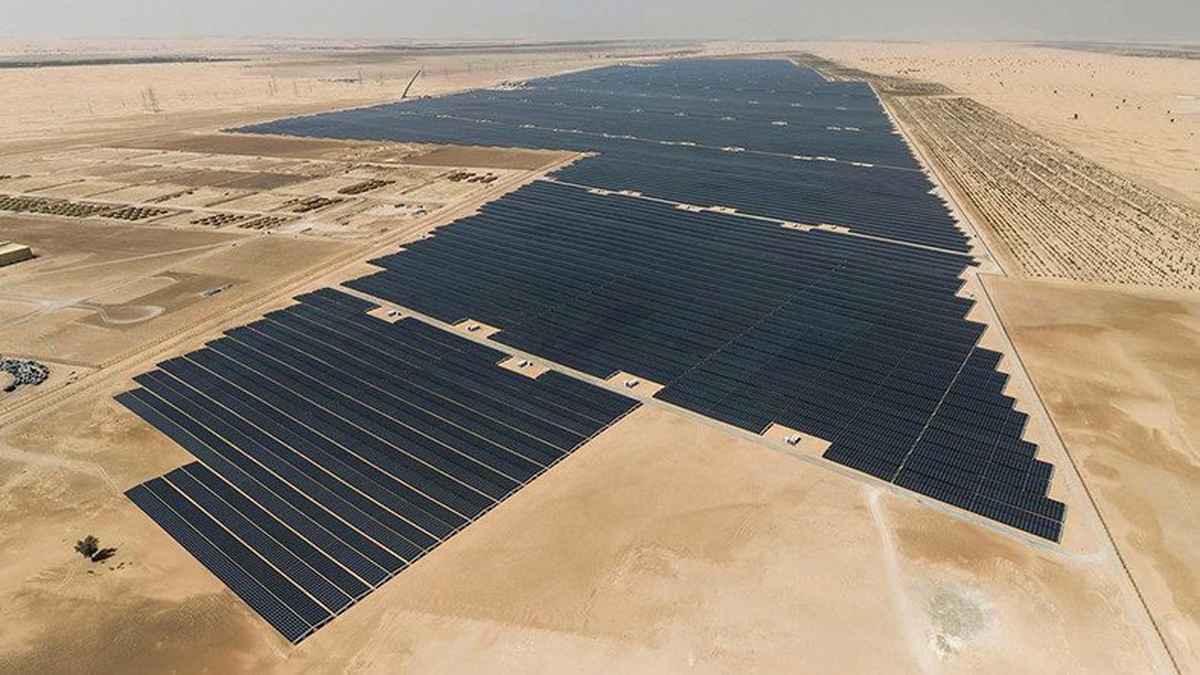 Dünyanın En Büyük Güneş Paneli Noor Abu Dhabi, Kullanıma Açıldı