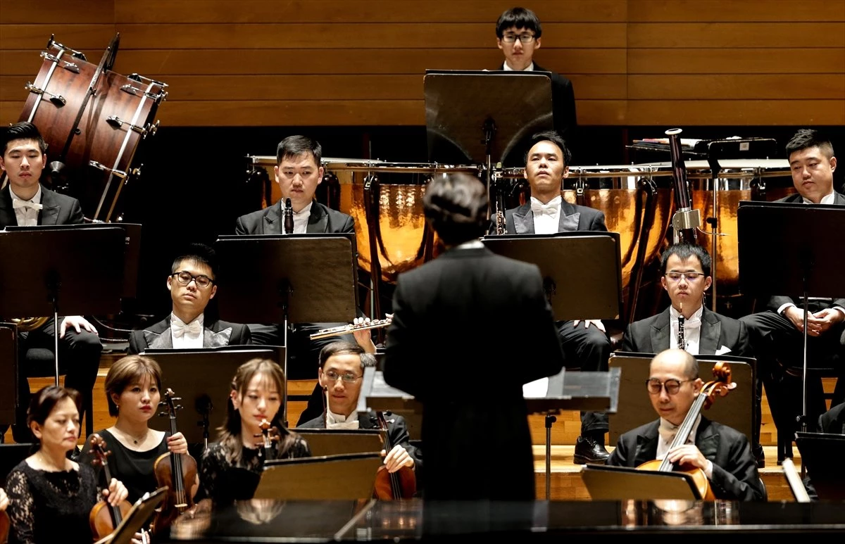 Fazıl Say ve Şanghay Filarmoni Orkestrası\'ndan İzmir\'de konser