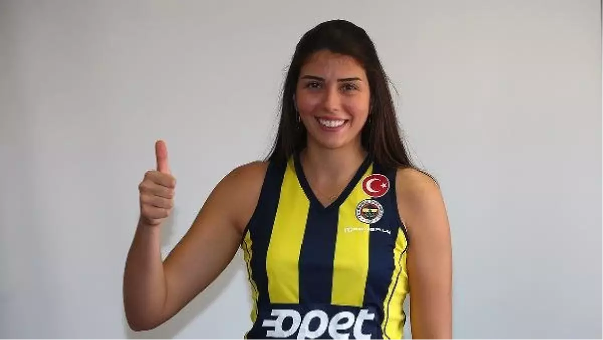 Fenerbahçe Opet, Ceren Kestirengöz\'ü transfer etti