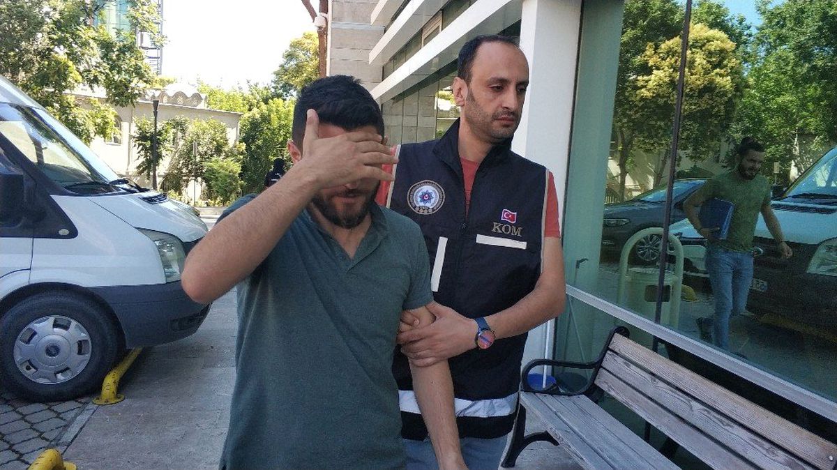 FETÖ\'den aranan şahıs teslim oldu