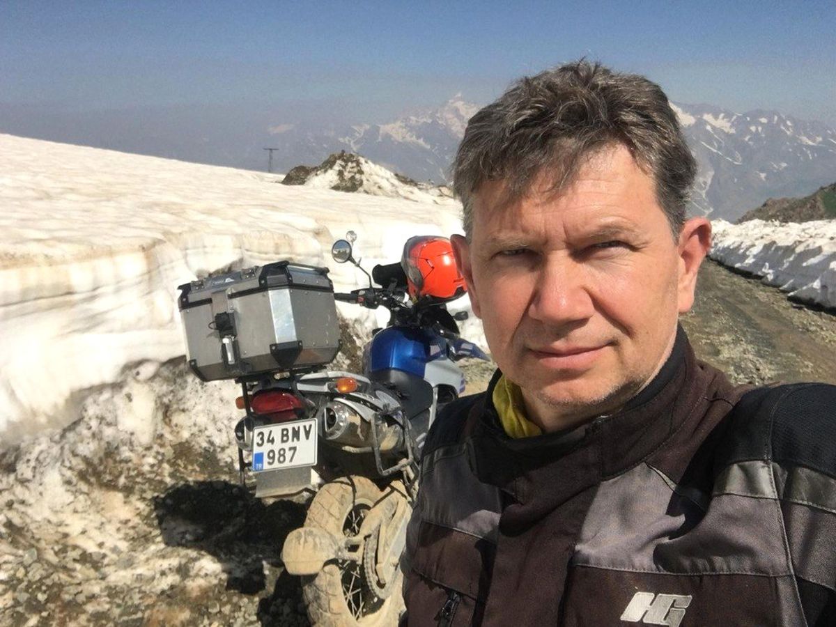 İstanbul\'dan geldi motosikletiyle Sat Gölleri\'ne çıktı