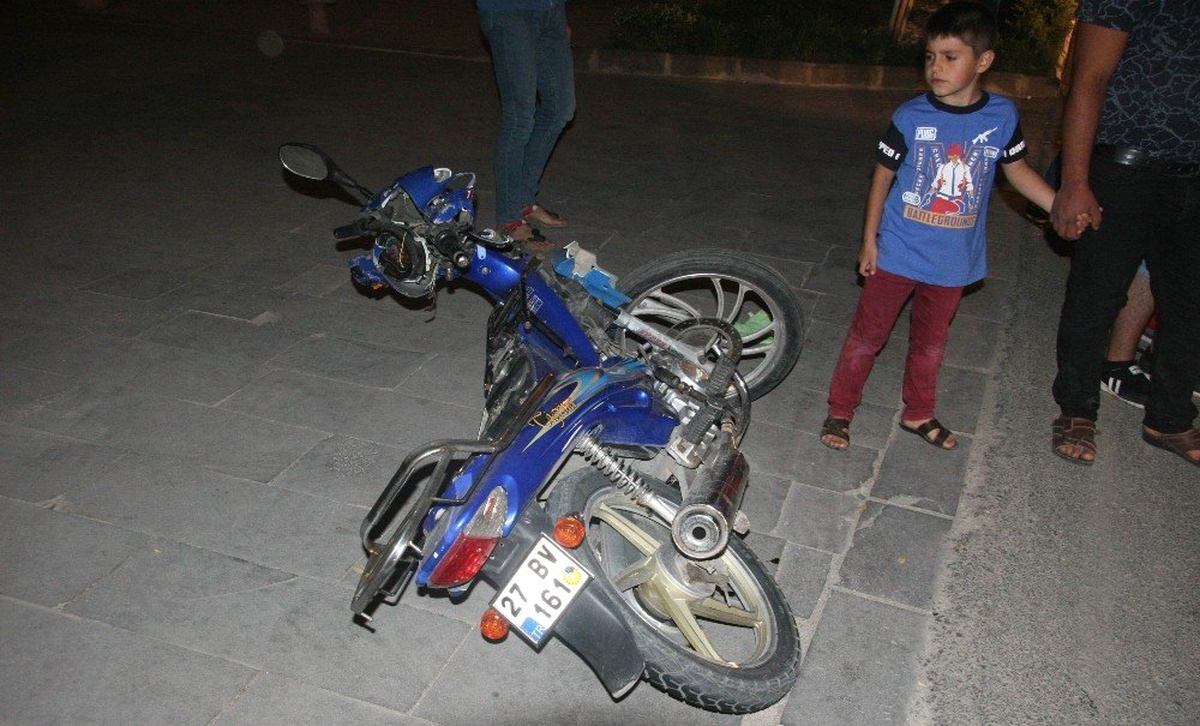 Kilis\'te motosiklet ile otomobil çarpıştı: 1 yaralı
