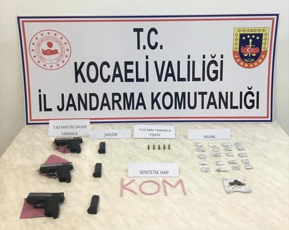 Kocaeli\'de silah ve uyuşturucu madde kaçakçılığı