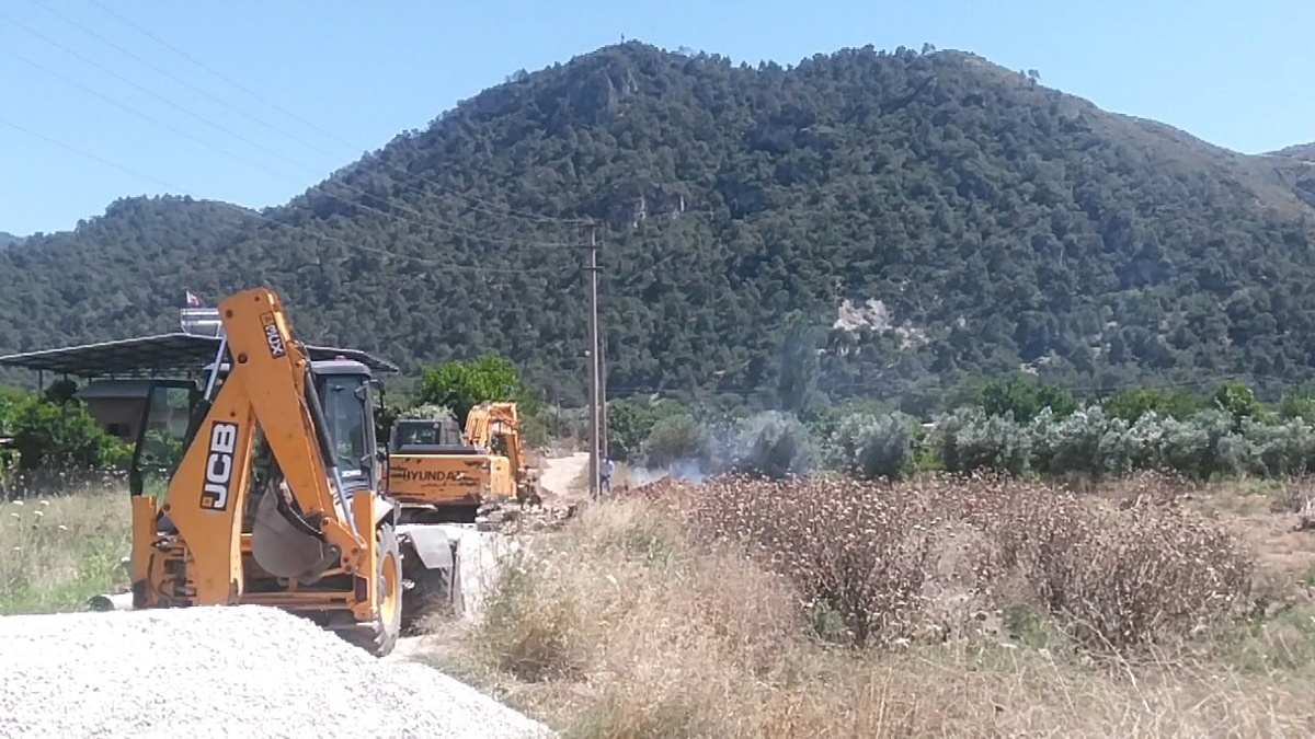 Mahalle Muhtarı altyapı sevincini sosyal medyadan paylaştı