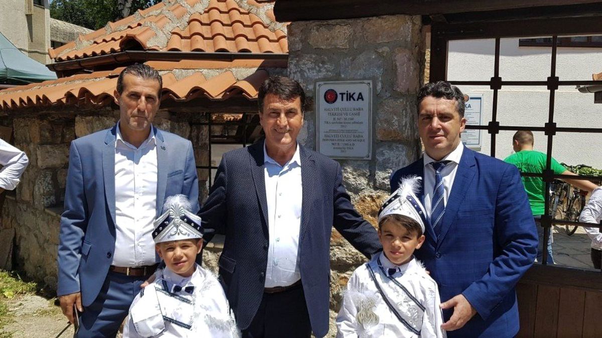 Makedonya\'da geleneksel sünnet şöleni