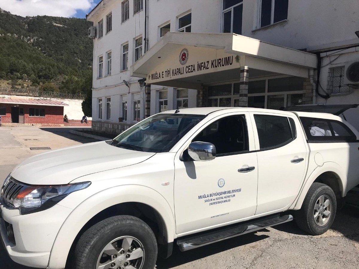 \'Mor Yaşam\' ile 789 adet hijyen paketi dağıtıldı