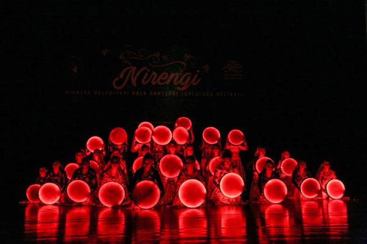 Nilüfer Belediyesi Halk Dansları Topluluğu \'Nirengi\', hayran bıraktı