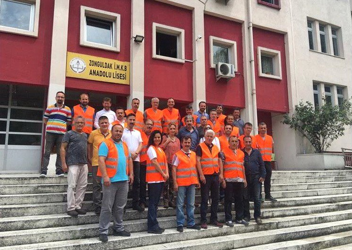 Öğretmen ve MEM personeline hafif arama kurtarma eğitimi