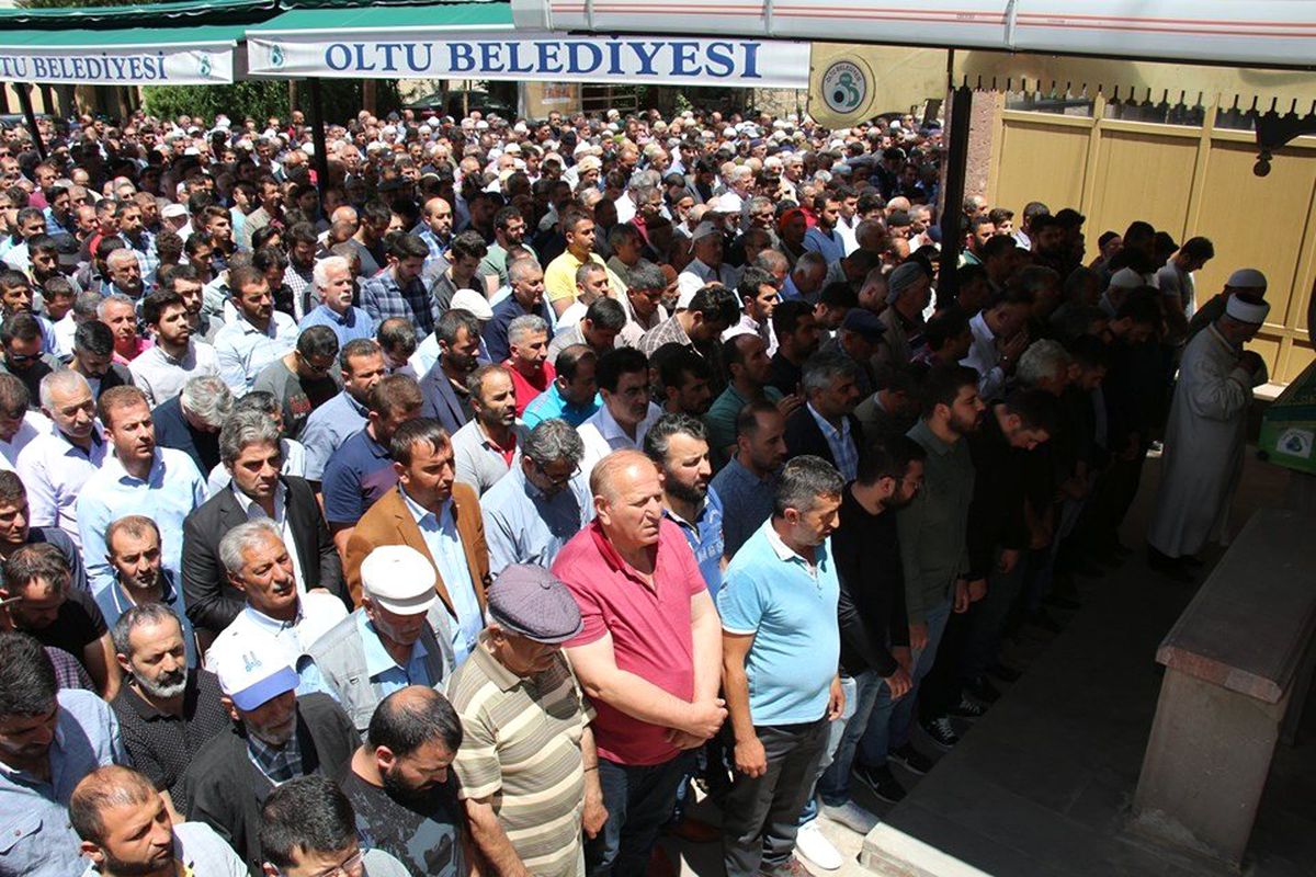 Oltu \'Küçük Ömer\' ustasını kaybetti