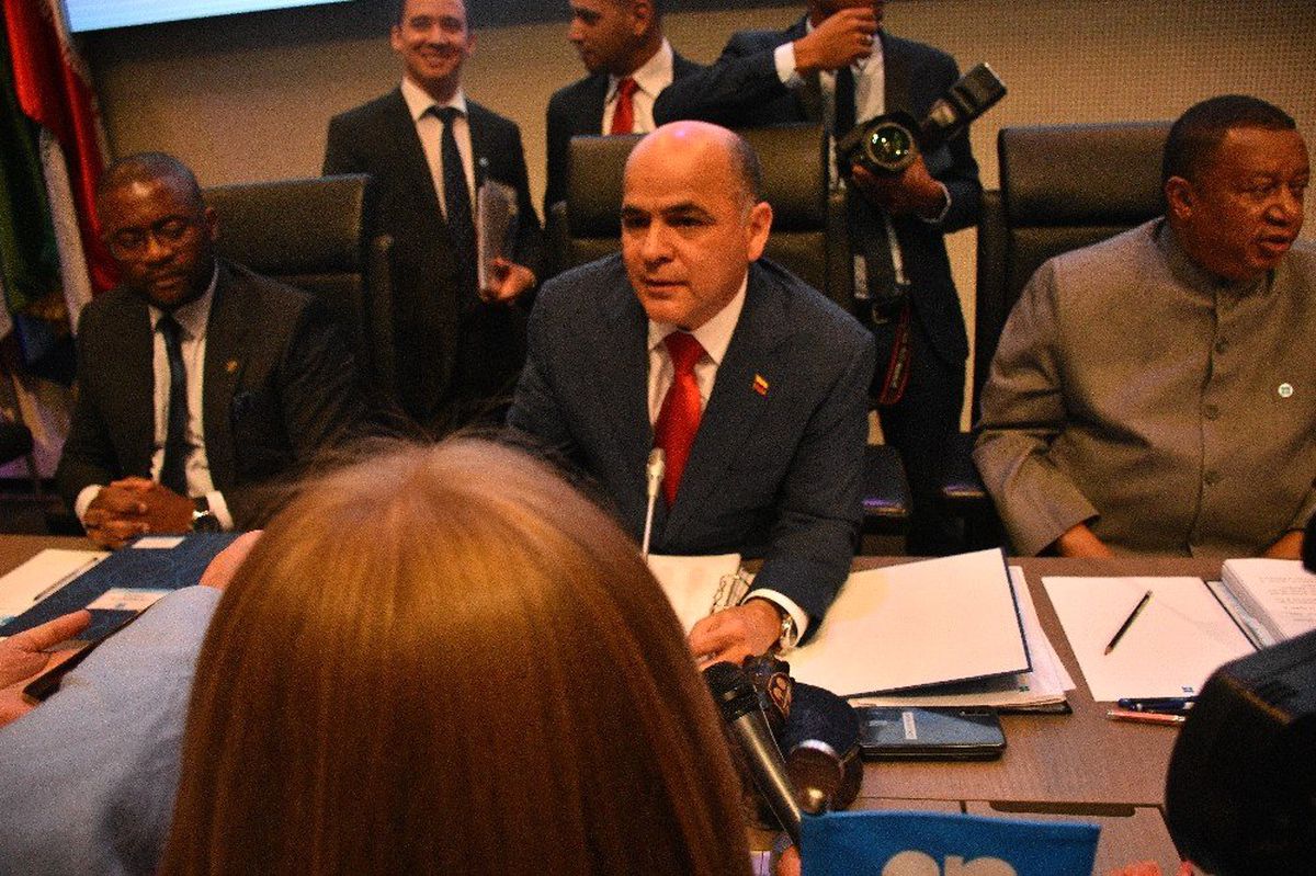 OPEC üyeleri Viyana\'da toplandı