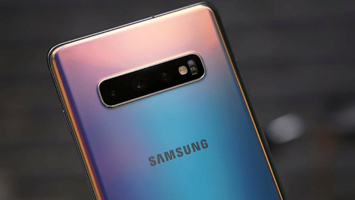 Samsung\'un Galaxy S10+\'a Özel Sunduğu Renk, Galaxy S10e\'de de Kullanılacak
