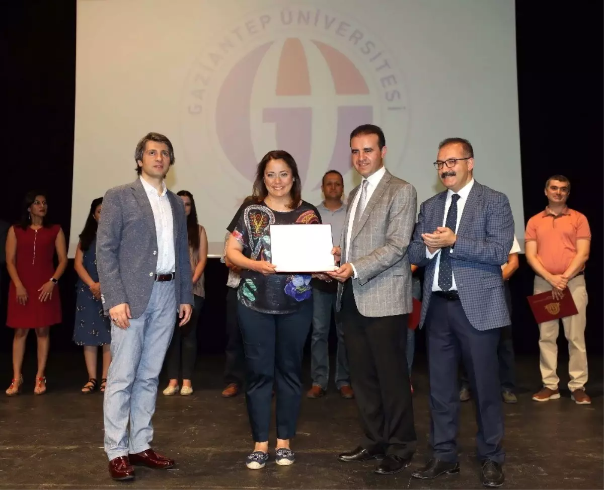 Tasarım beceri atölyesi kursiyerleri sertifikalarını aldı