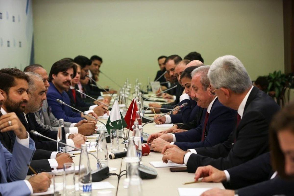 TBMM Başkanı Şentop Rusya\'da mevkidaşlarıyla bir araya geldi
