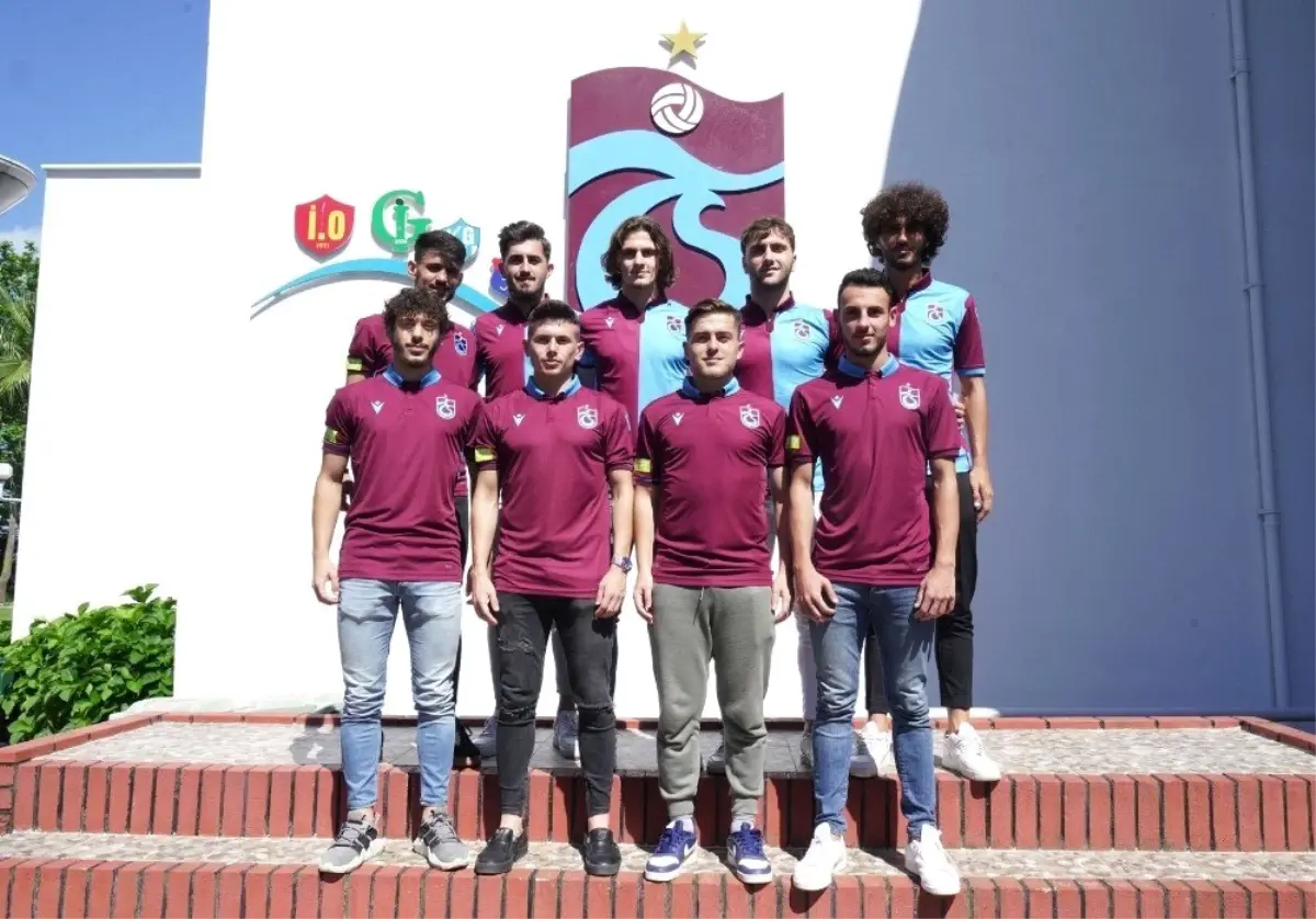 Trabzonspor 9 futbolcuyla sözleşme imzaladı