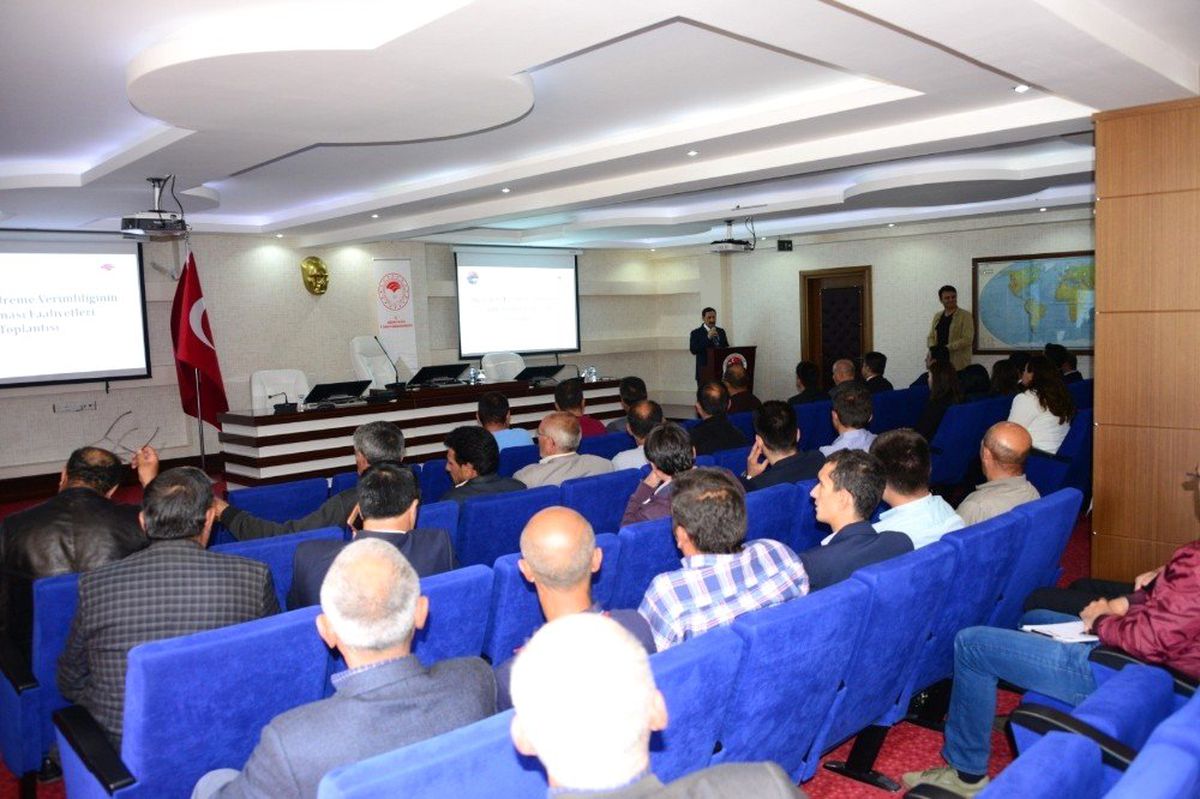 Vali Mustafa Masatlı, hayvancılık eğitim programına katıldı