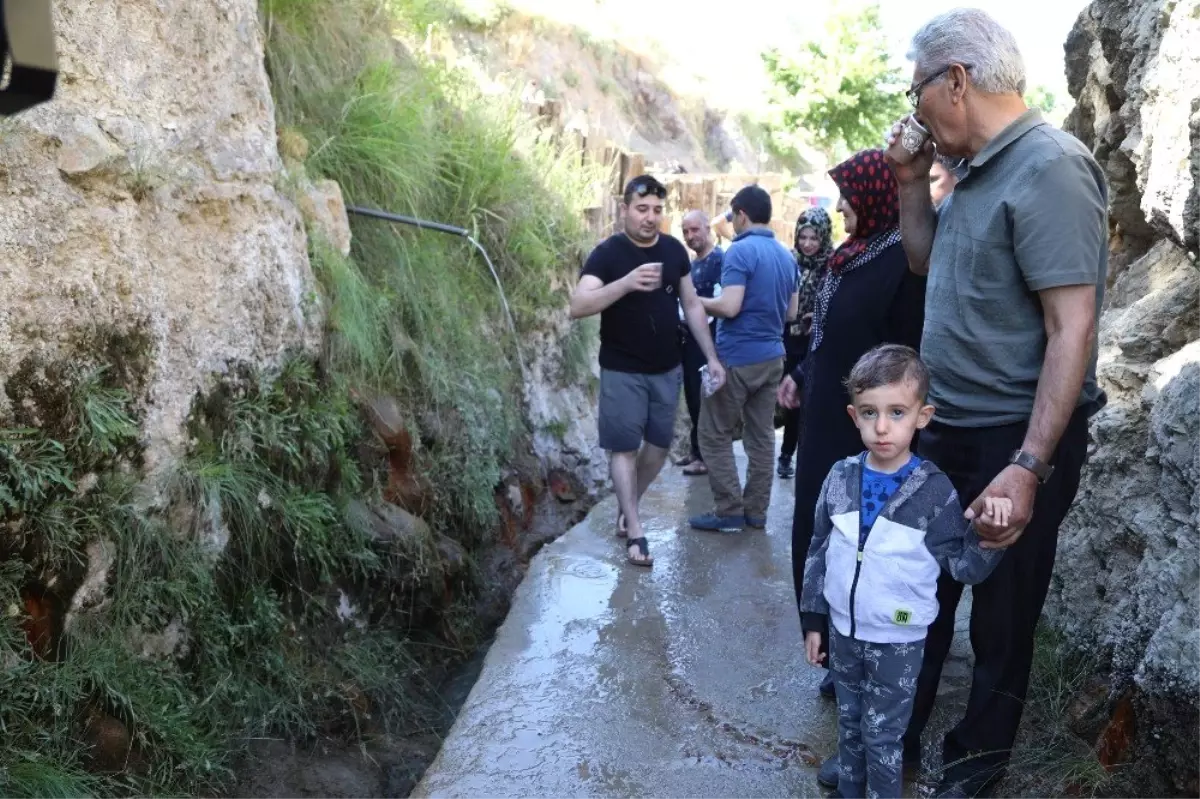 Vatandaşlar, hafta sonu İspendere İçmelerine akın etti