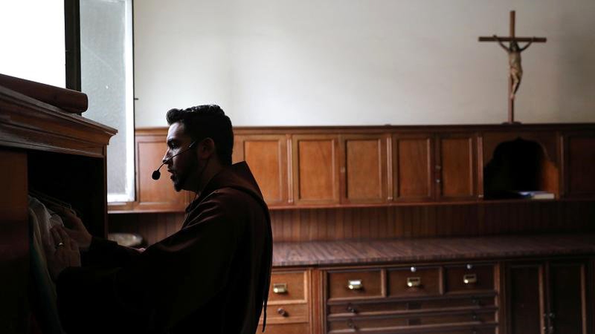 Vatikan: Hiç bir hükümet ya da kanun günah çıkarmanın gizliliğini bozamaz