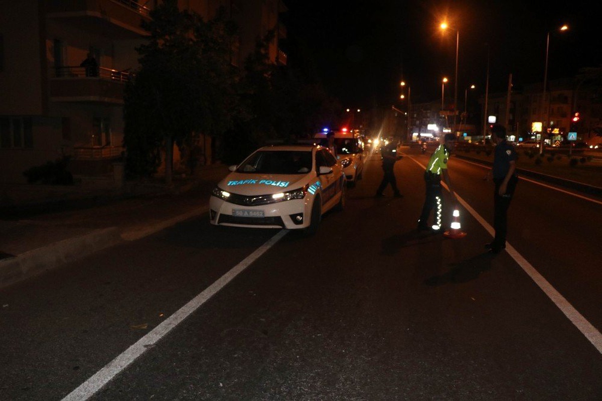 Yaya çarpan otomobil olay yerinden kaçtı: 1 ağır yaralı