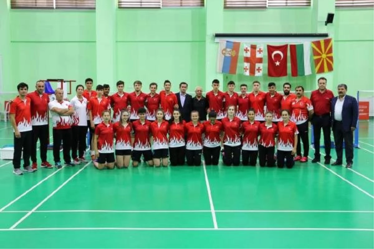 19 Yaş Balkan Badminton Şampiyonası açılış töreni yapıldı