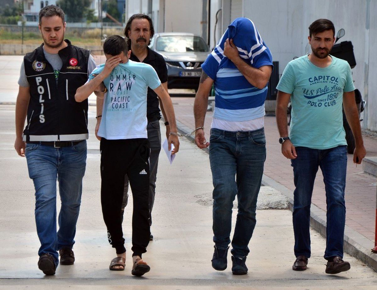 Adana\'da 5 torbacı göz altına alındı
