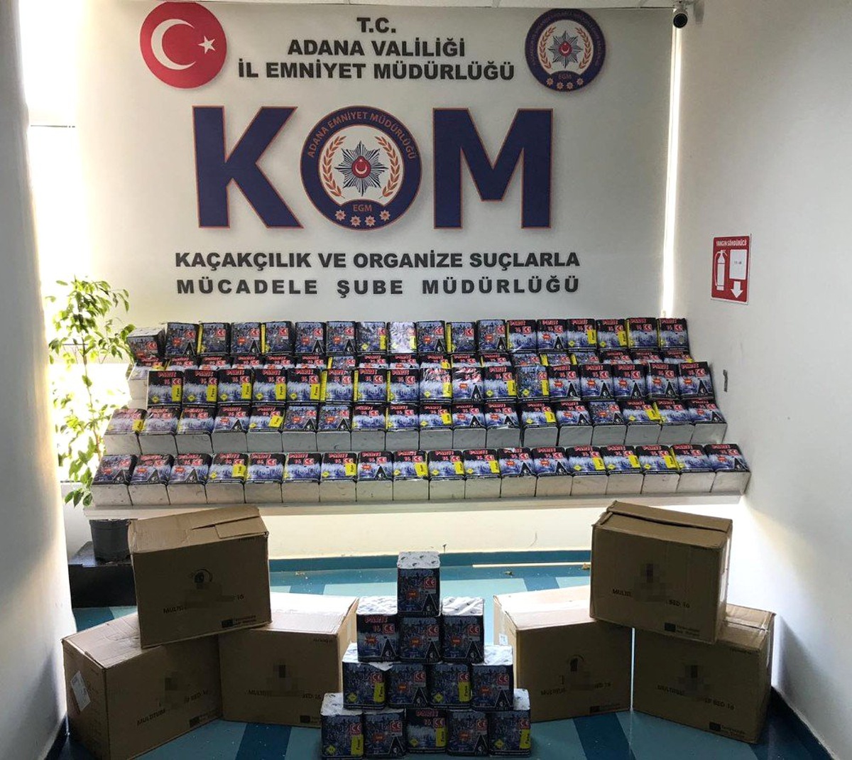 Adana\'ya kargo ile patlayıcı ve yanıcı madde taşıyan 2 şahıs yakalandı
