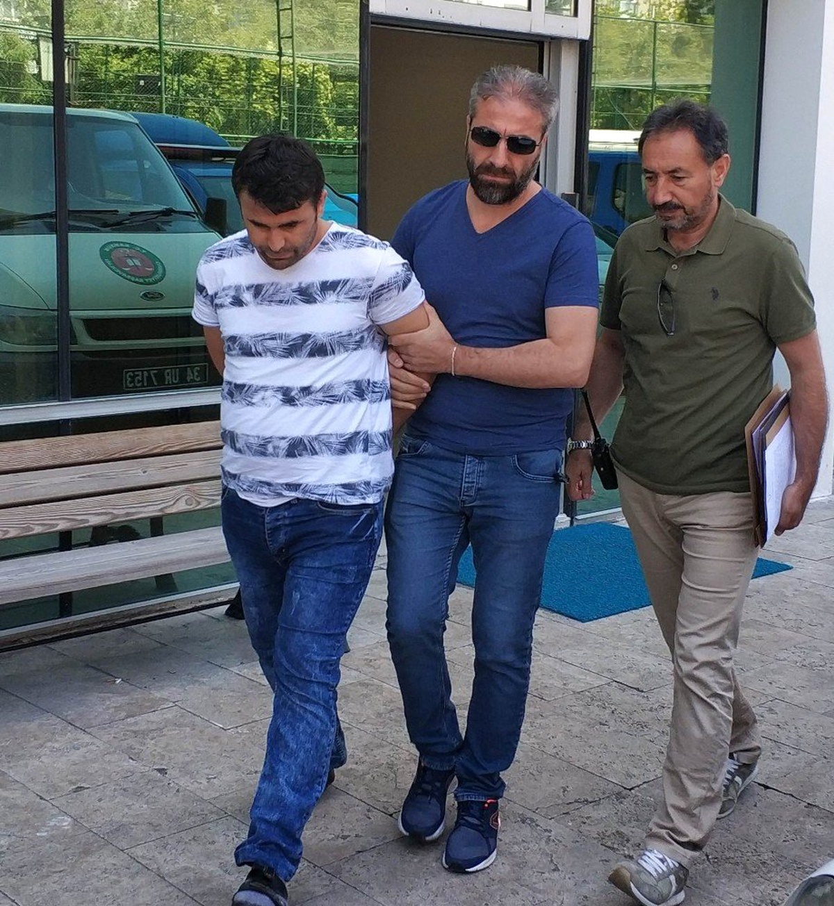 Adliyenin kapısını kırıp kaçmak isteyen şahsın 5 silahlı gasp olayına karıştığı ortaya çıktı