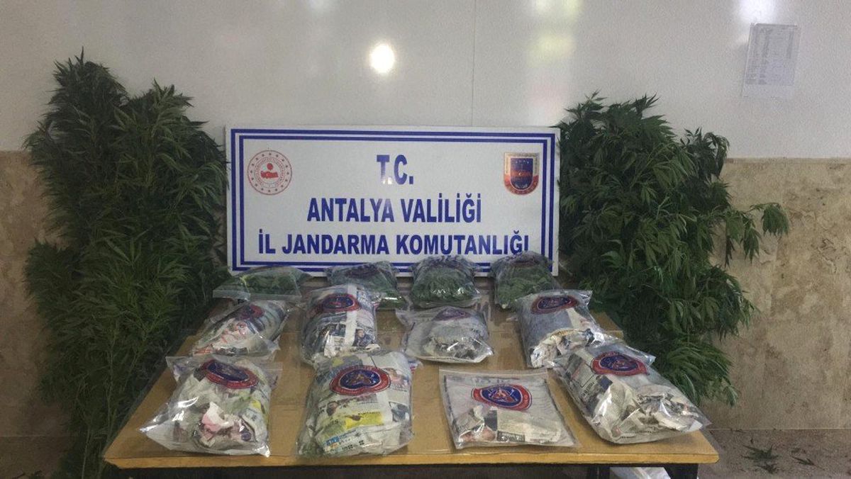 Antalya\'da jandarmadan uyuşturucu operasyonu