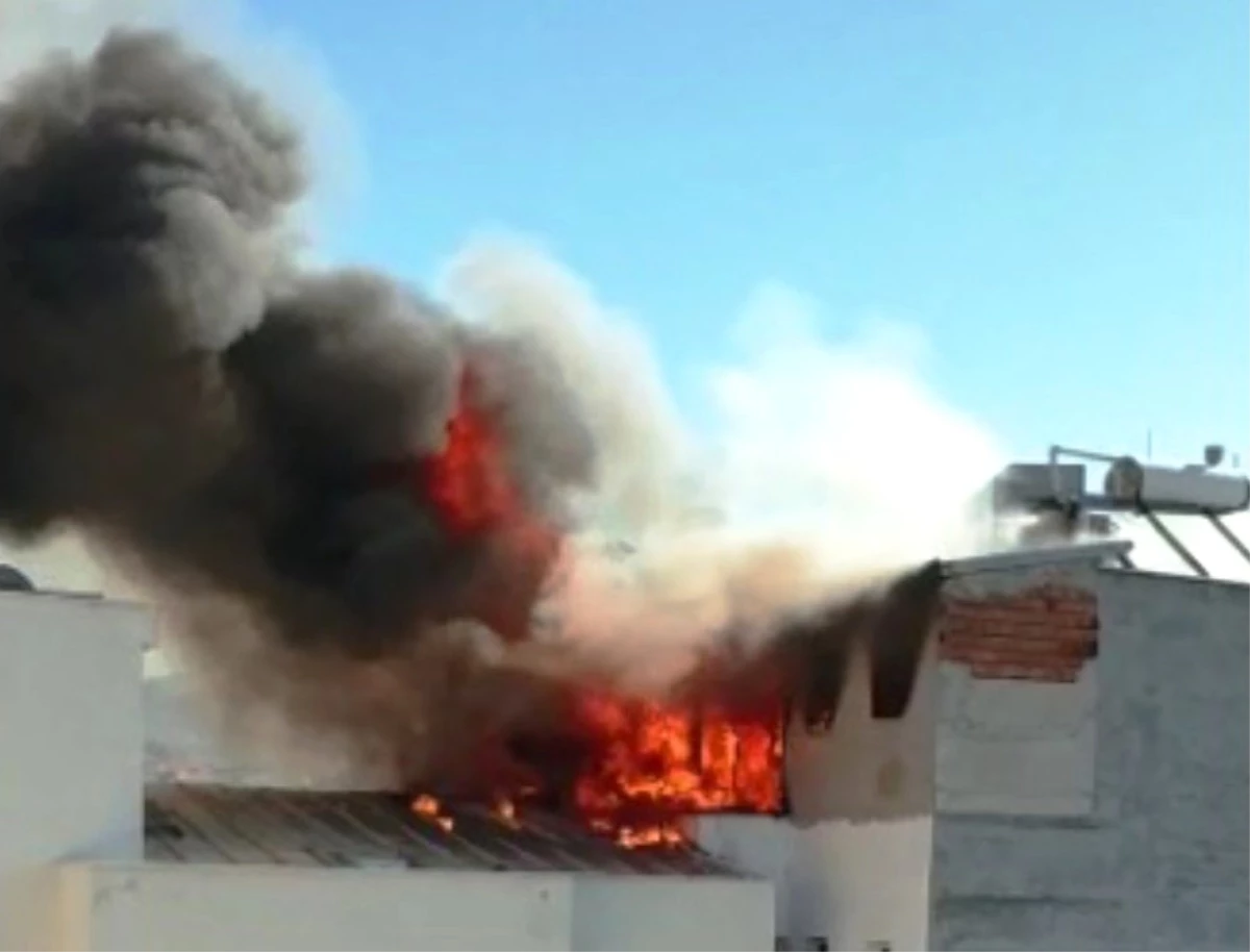 Aydın\'da öğrencilerin kaldığı binadaki yangın korku dolu anlar yaşattı