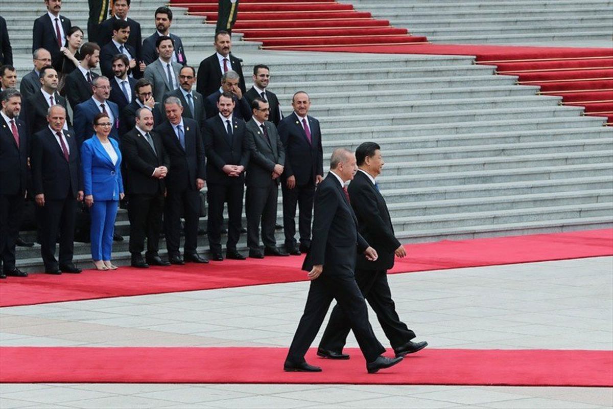 Bakan Akar Çin\'e gitti