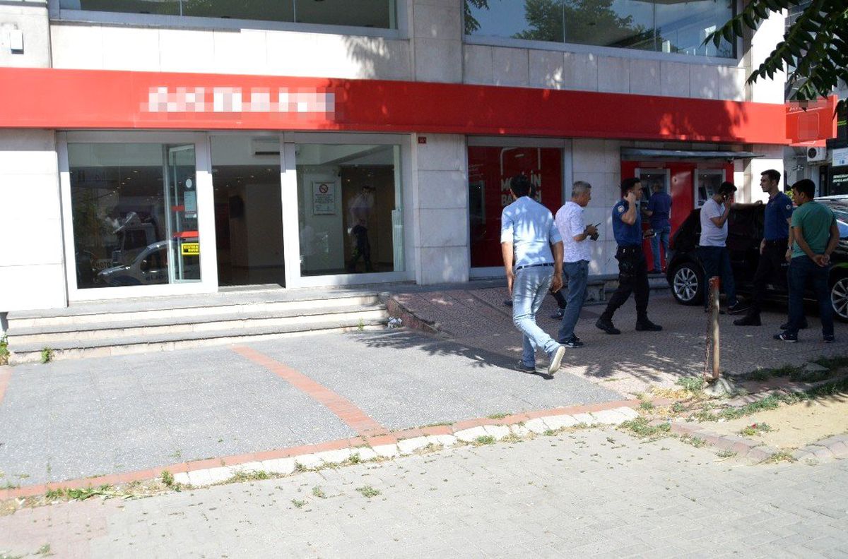 Bayrampaşa\'da bir bankaya soygun teşebbüsü yaşandı