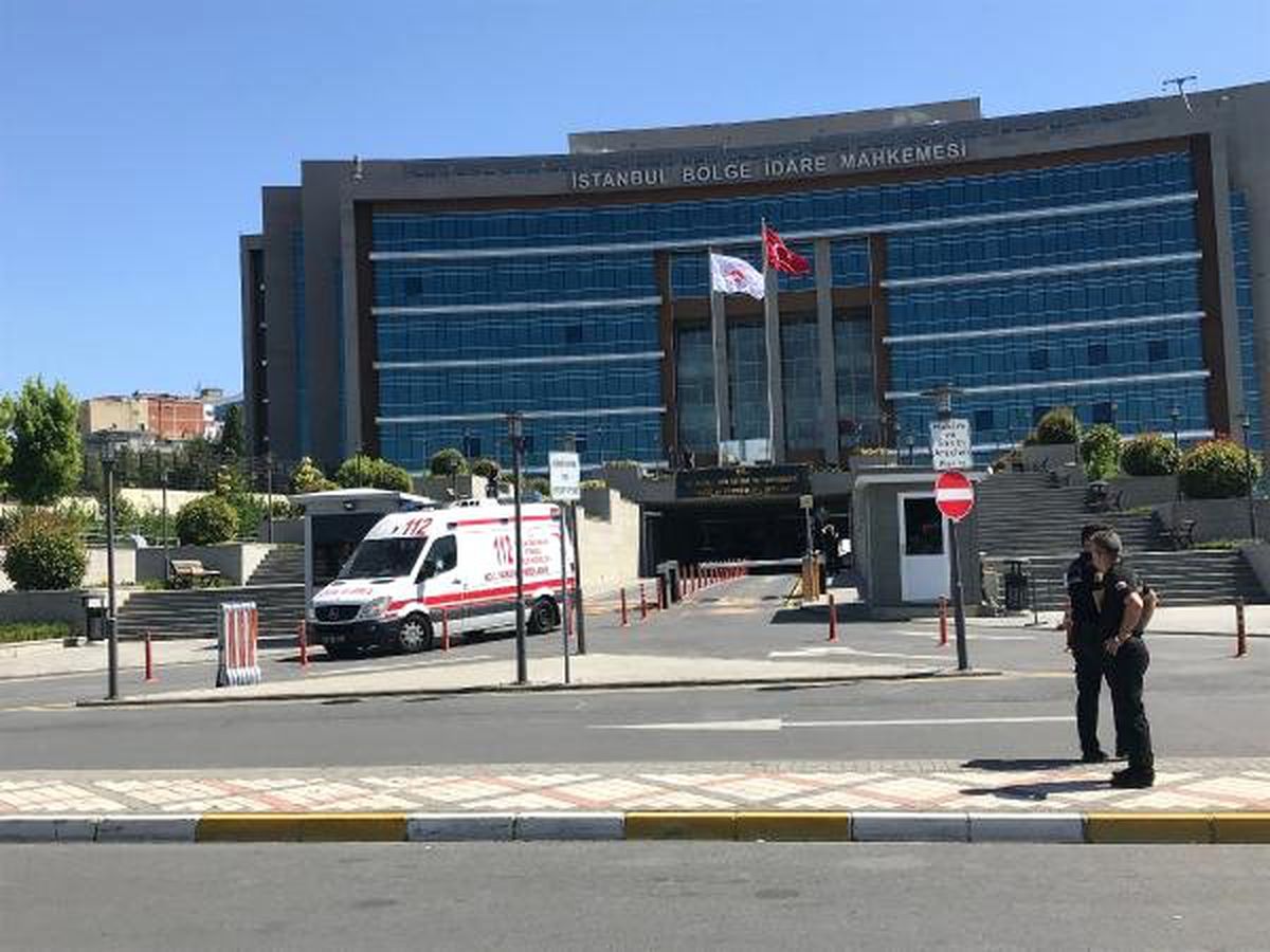 Bölge İdare Mahkemesi\'nin ikinci katından düşerek öldü