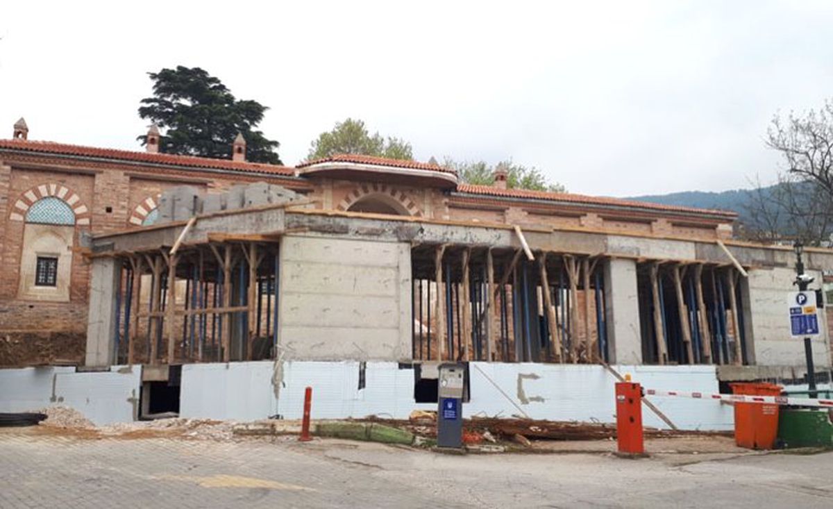 “Bursa’daki yapılar yanlış restorasyonla özgünlüğünü kaybediyor”