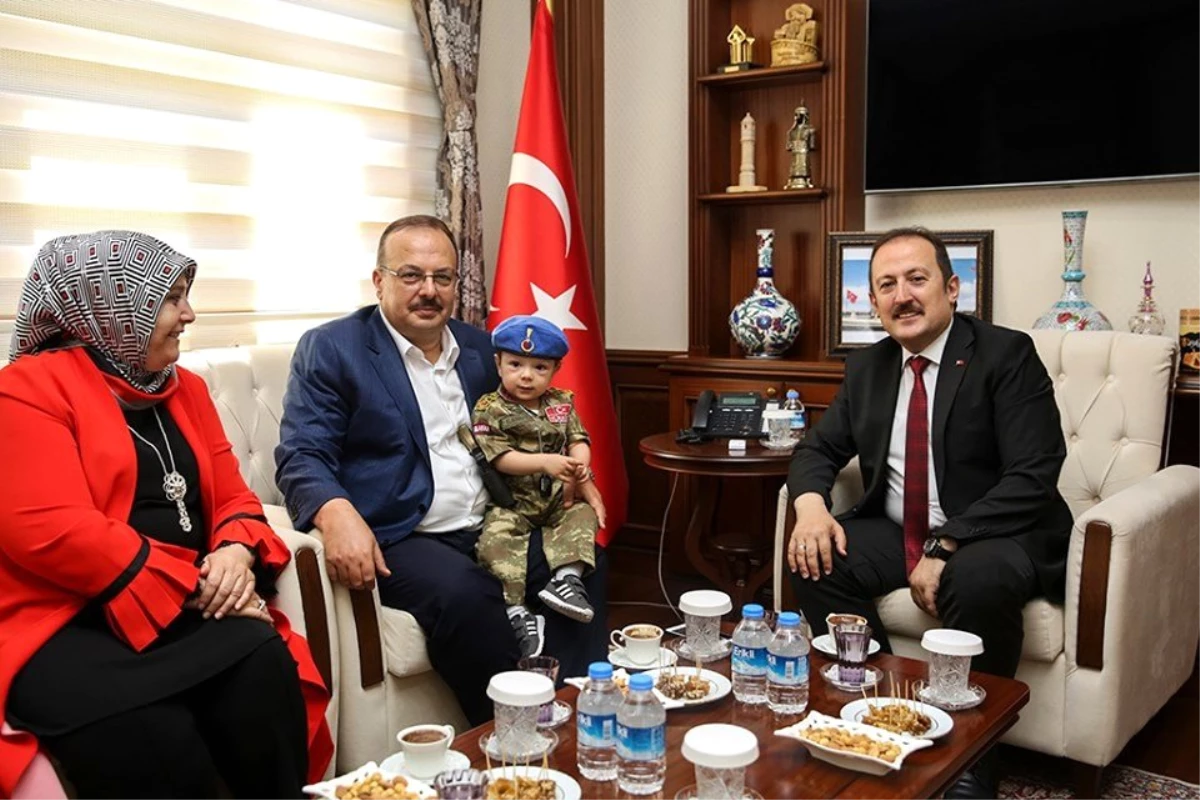 Bursa Valisi Yakup Canbolat, Vali Ali Hamza Pehlivan\'ı ziyaret etti