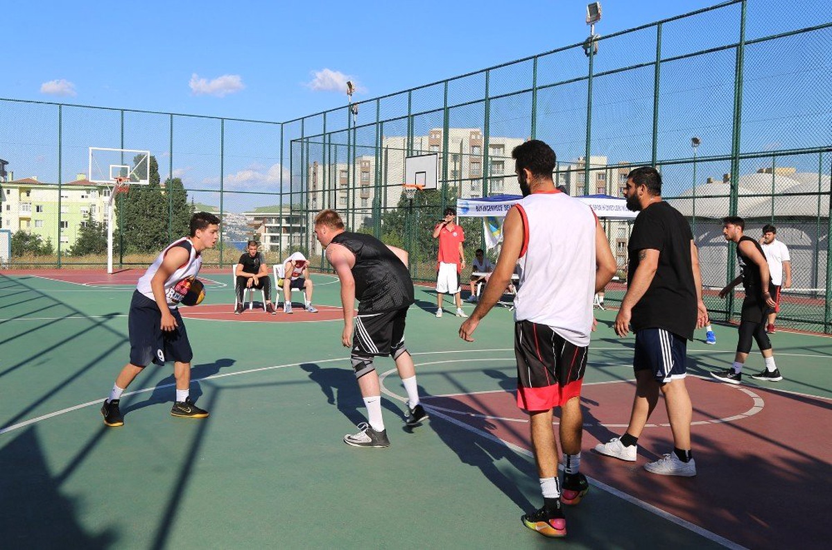 Büyükçekmece\'de sokak basketbolu nefesleri kesti