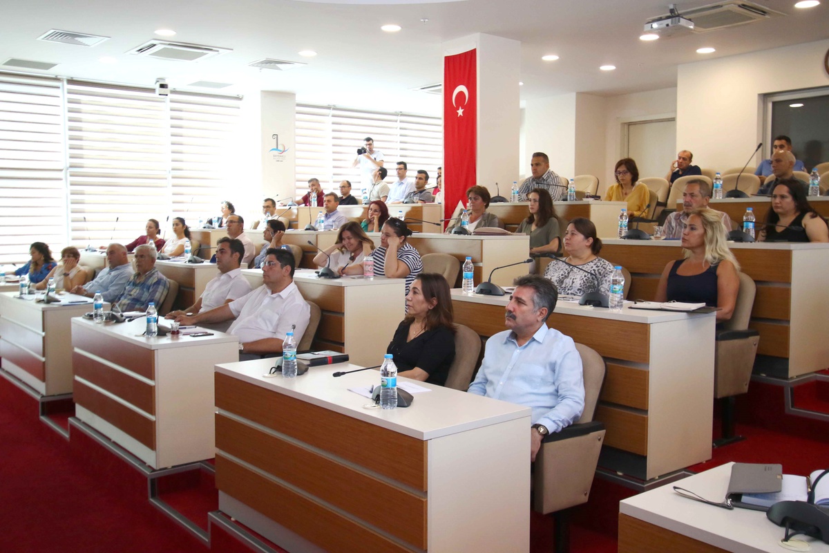 \'\'Canavarların karşısında, insanlığın safındayız\'\'
