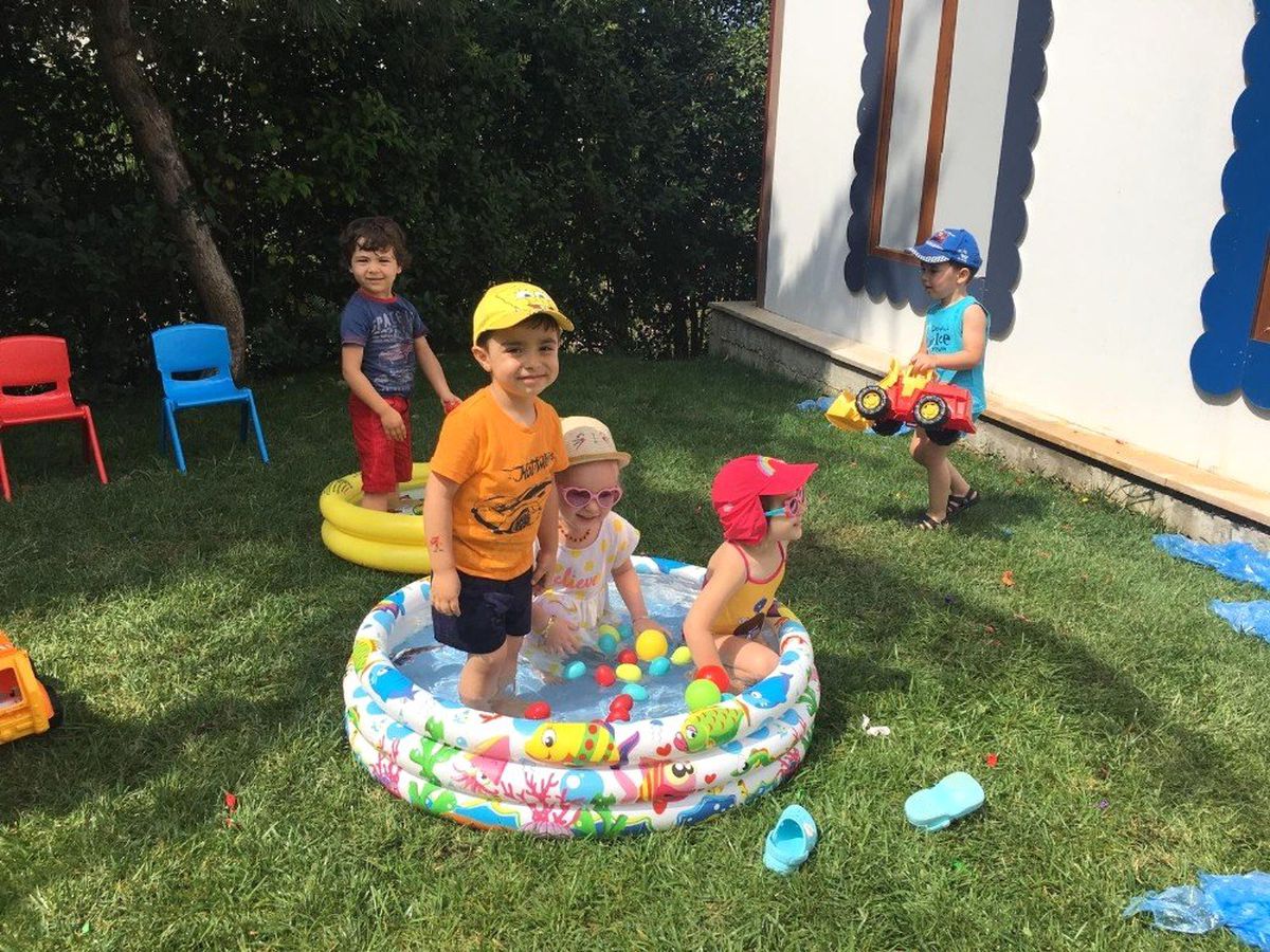 Çocuklar Pıtırcık Oyun Evi\'nde gönüllerince eğleniyor