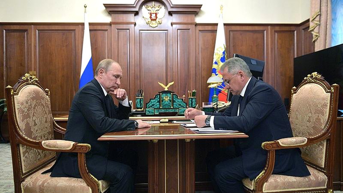 Denizaltıda çıkan yangında ölen 14 asker için Putin\'den açıklama: Rusya ve ordumuz için büyük kayıp