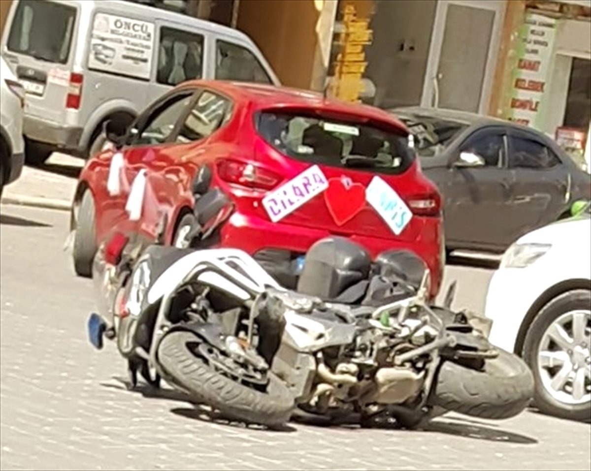Denizli\'de polis motosikletiyle otomobil çarpıştı