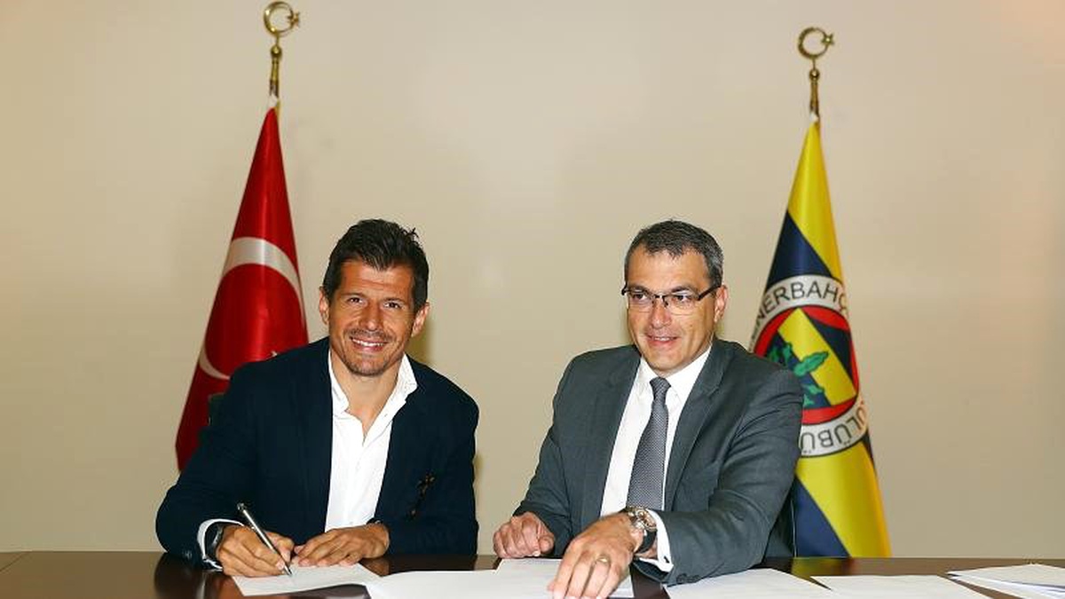 Emre Belözoğlu Fenerbahçe ile sözleşme imzaladı