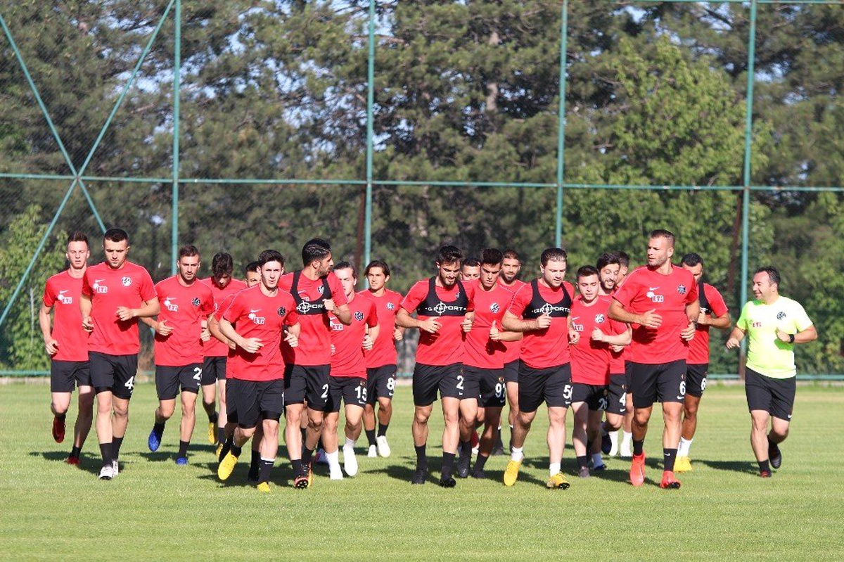 Eskişehirspor\'da yeni sezon hazırlıkları başladı