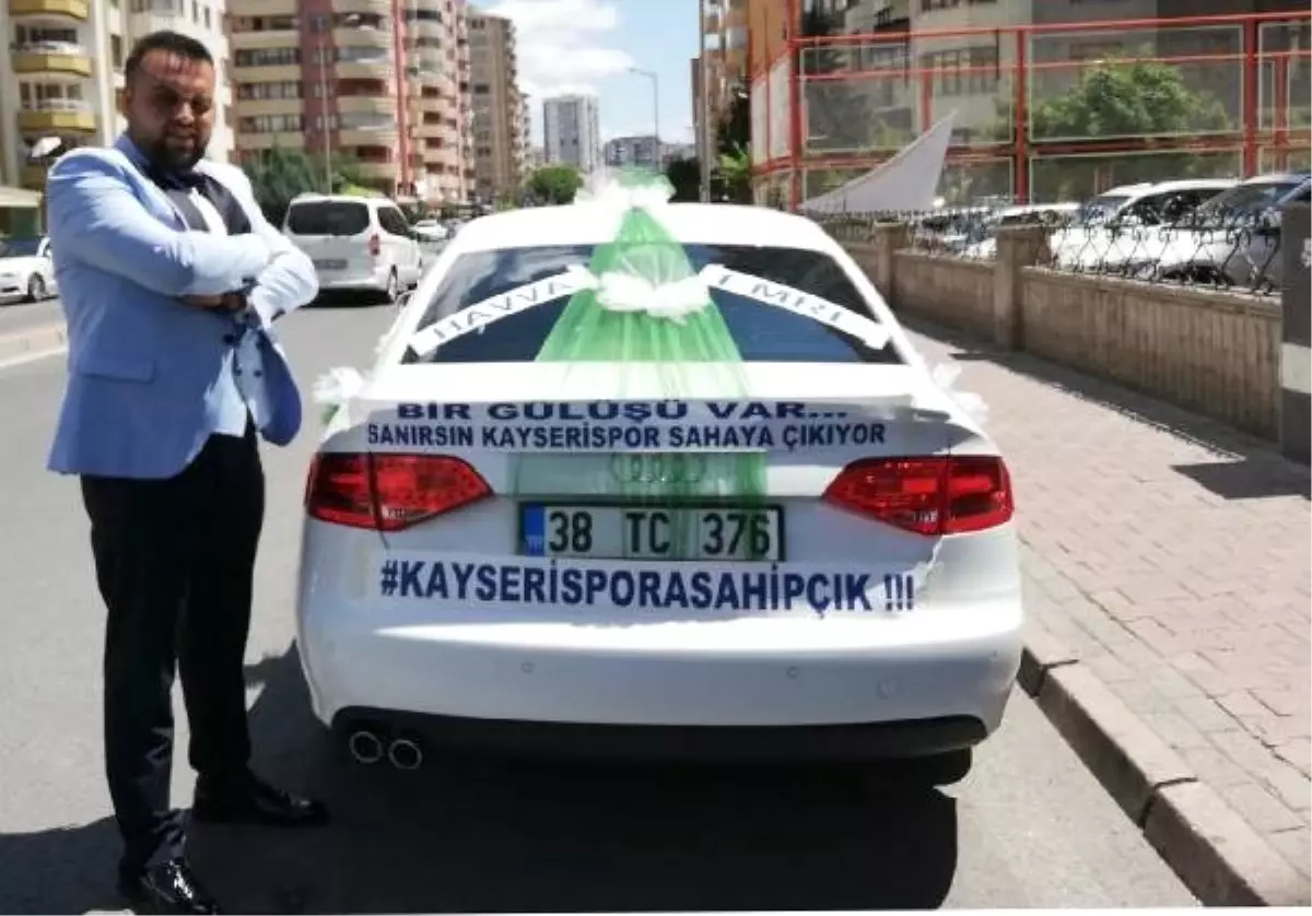 Fanatik damat, nikahtan sonra eşiyle stada gitti