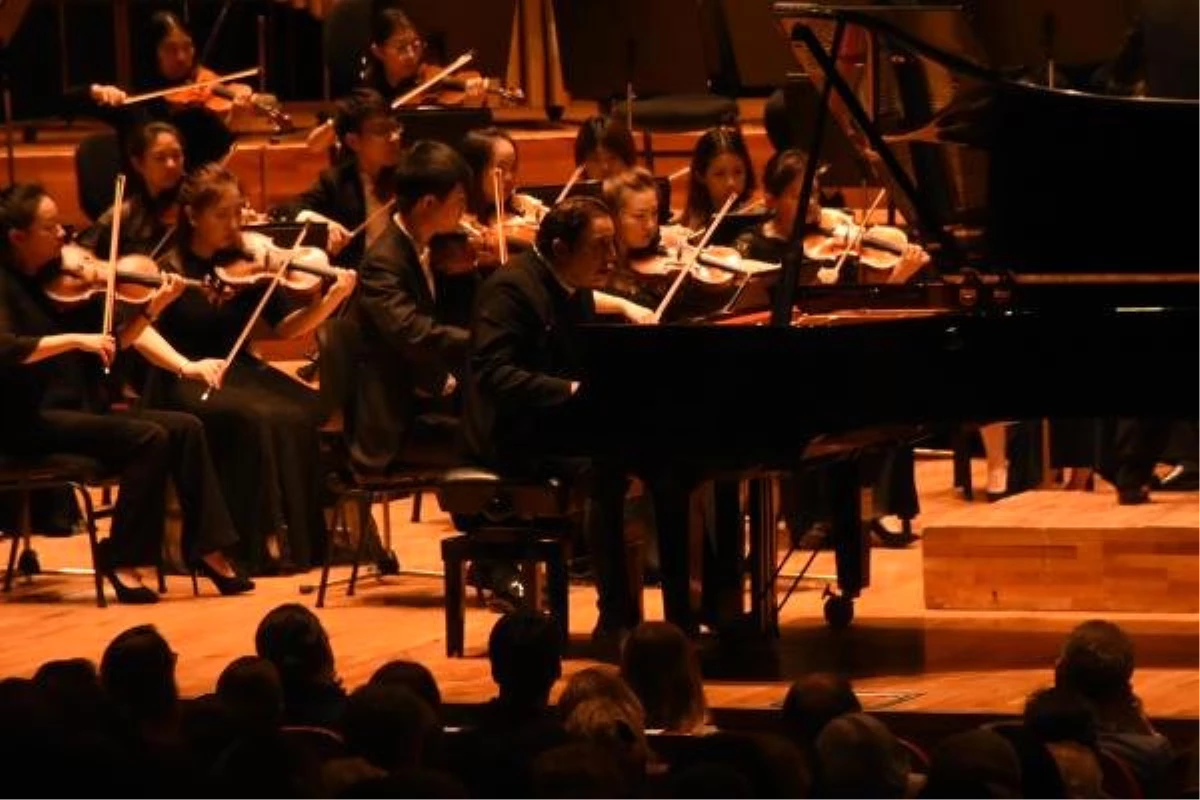 Fazıl Say ve Şanghay Filarmoni Orkestrası İzmir\'de sahne aldı