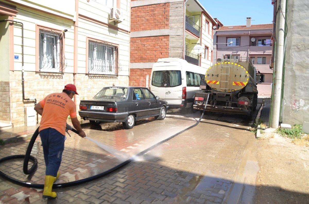 Gemlik\'in bütün sokakları pırıl pırıl