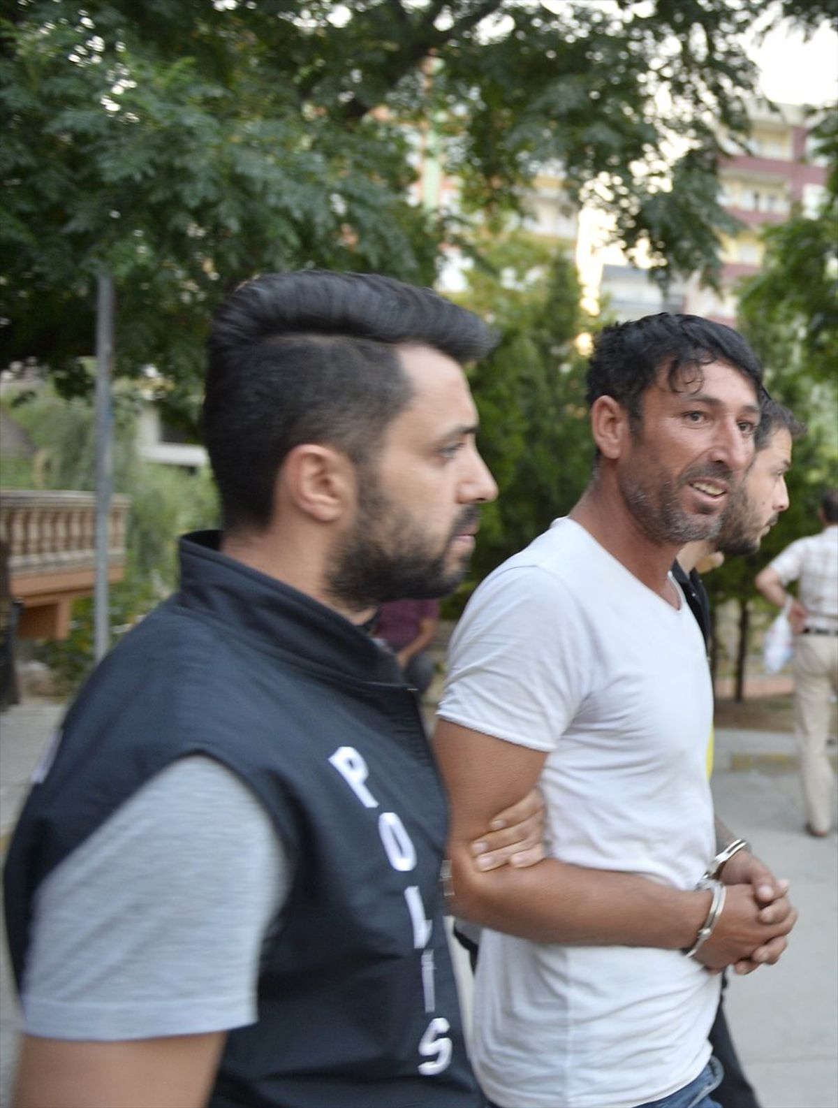 GÜNCELLEME - Çocuğunun gözü önünde eski eşi tarafından bıçaklandı