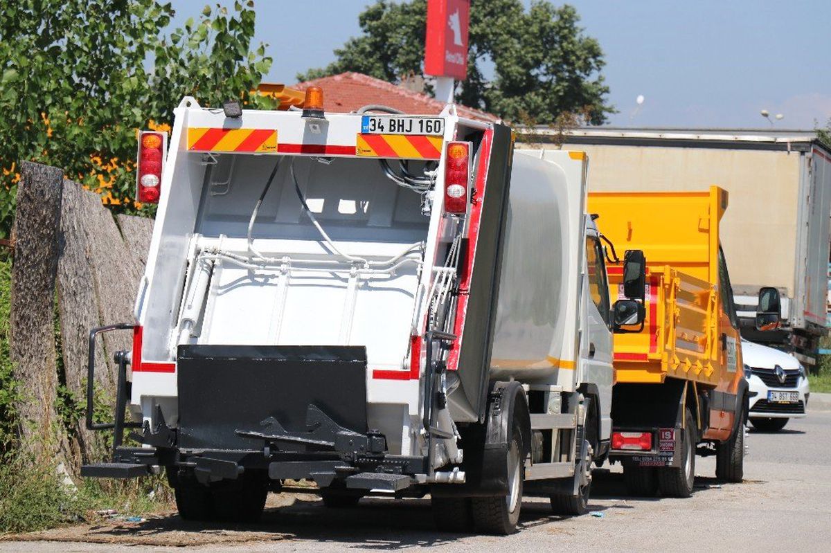 İBB\'ye ait araçların Sakarya\'da olduğu iddiası yalan çıktı
