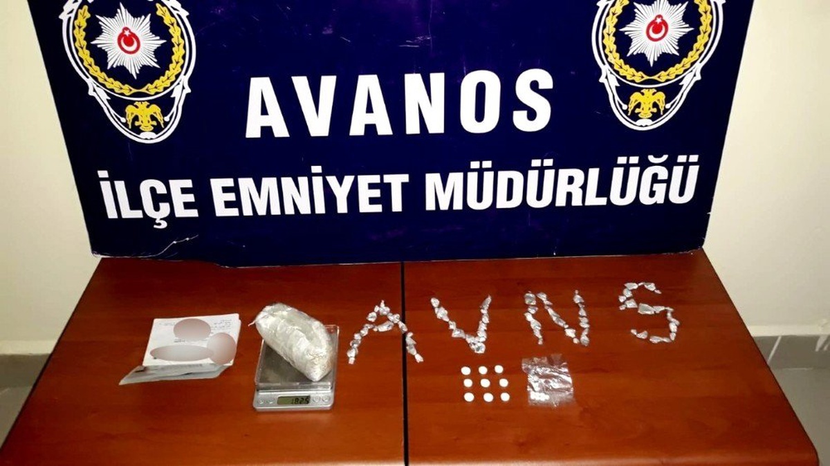 İç çamaşırında 43 paket uyuşturucu ile yakalandı
