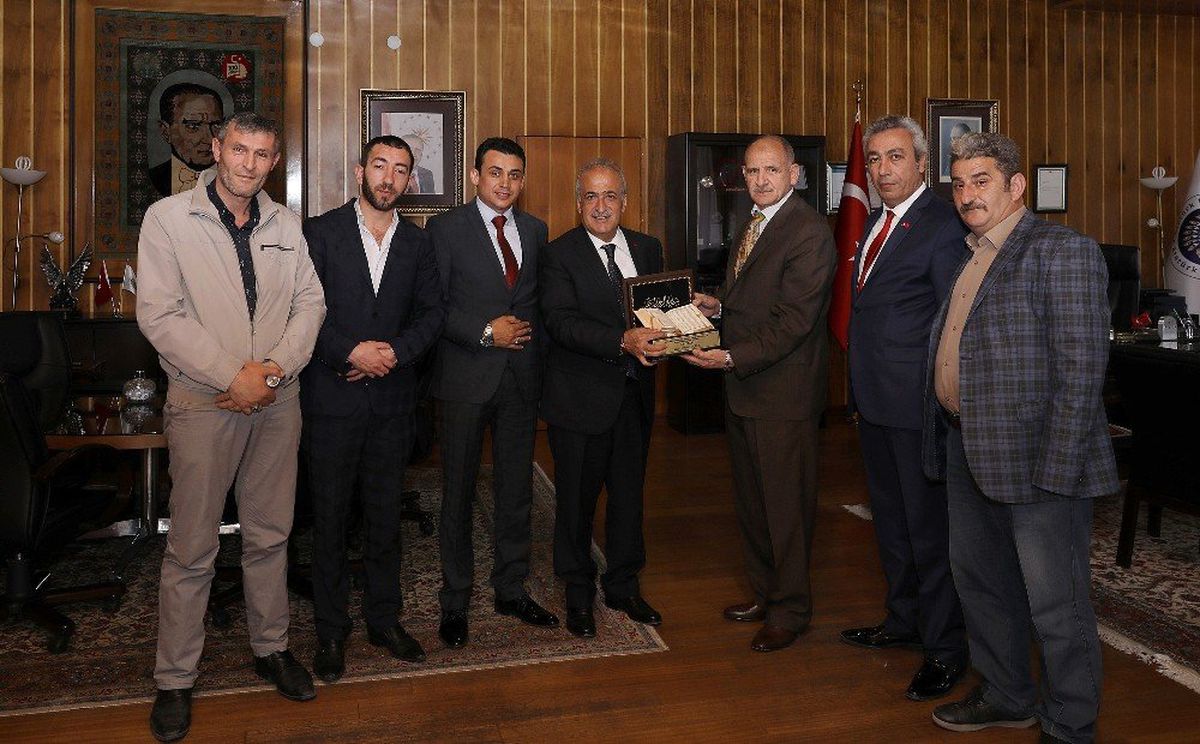 İş Adamları ve Müstecirleri Koruma ve Yaşatma Derneğinden teşekkür ziyareti