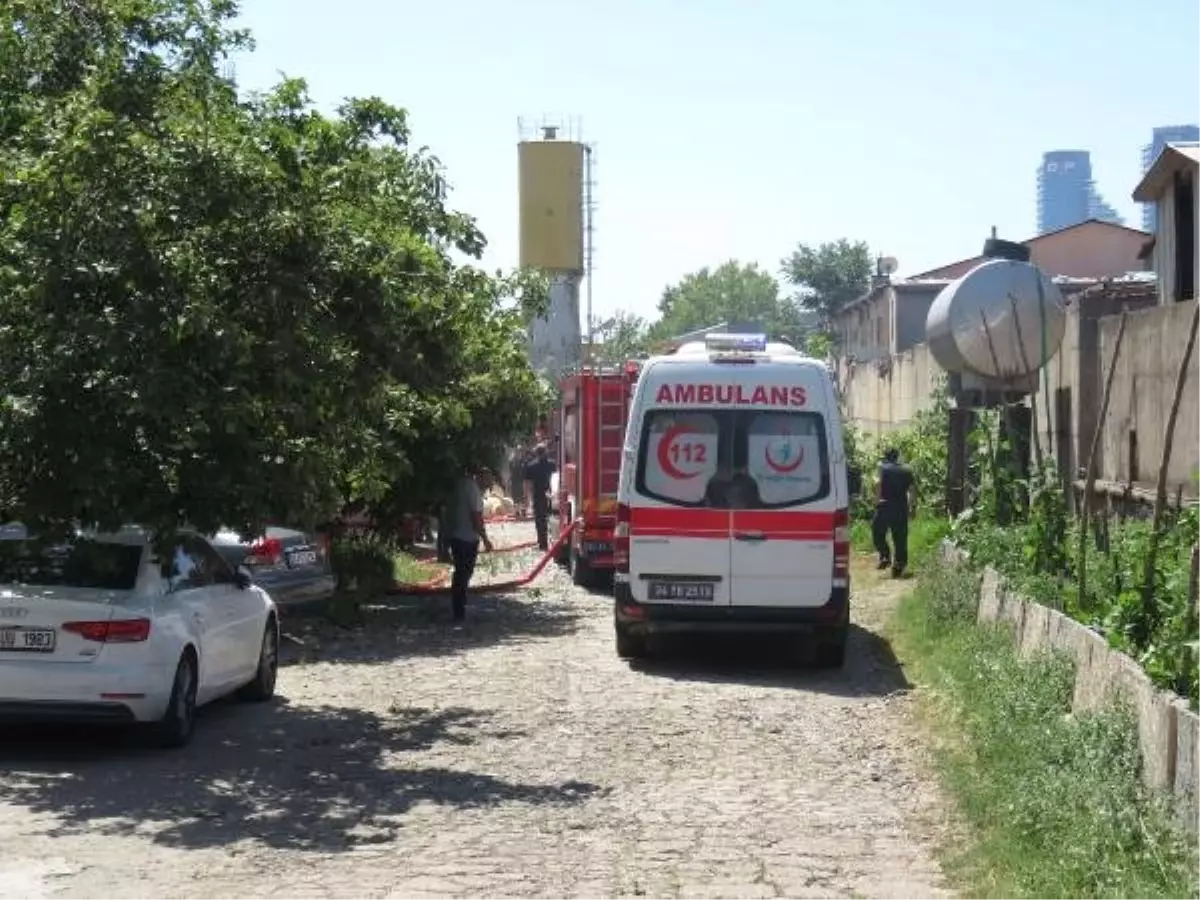 Kartal\'da talaştan izolasyon malzemesi üretilen fabrikada yangın